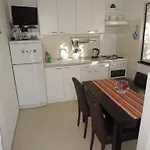 Simicev شقة